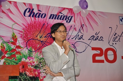 Thầy Nguyễn Hồng Sơn đại diện cho toàn thể Quý Thầy Cô ITPlus Academy chia sẻ tâm huyết của nghề giáo và bày tỏ tình cảm sâu sắc với các em học trò thân yêu